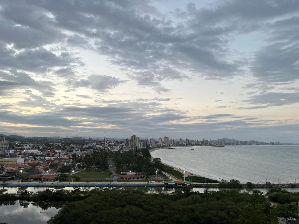 Apartamento Novo Frente Mar Com Piscina Em Home Club Penha  Exterior photo